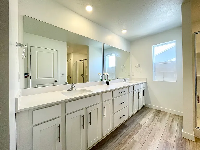 E Chukar Dr — Photo 21