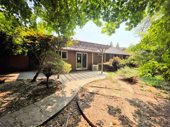 144 Belindy Cir, Grants Pass, OR 97527