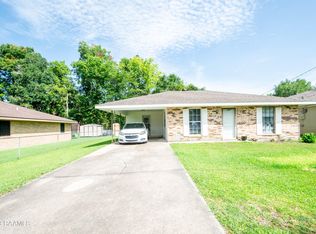 922 Cecile Blvd, Breaux Bridge, LA 70517