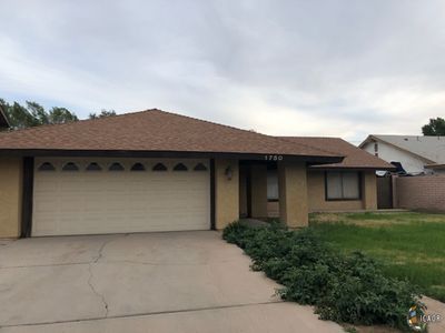 1750 Desert Gardens Dr, El Centro, CA, 92243