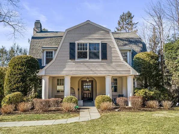37 Walworth Avenue, Scarsdale, NY 10583
