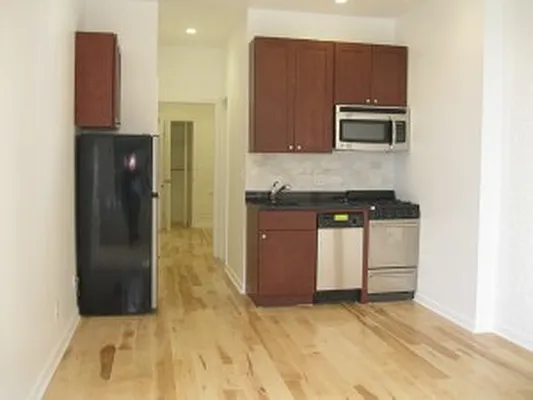 Rented by Tower Brokerage | media 31