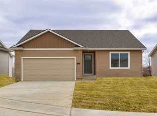 1001 Tuscany Dr SE, Altoona, IA 50009