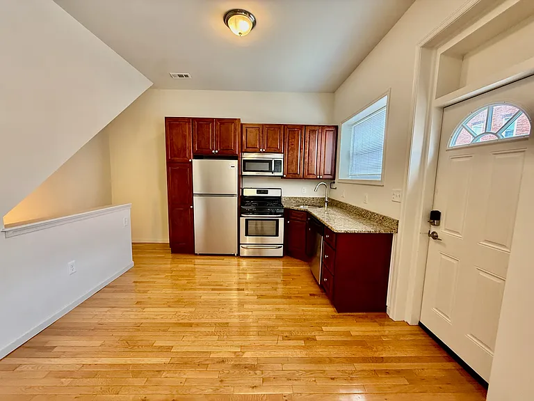 2000 S Chadwick St — Photo 10