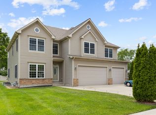 1305 E Palatine Rd, Palatine, IL 60074