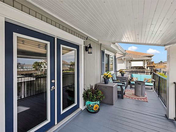 3rd image of 967 Bonita Street