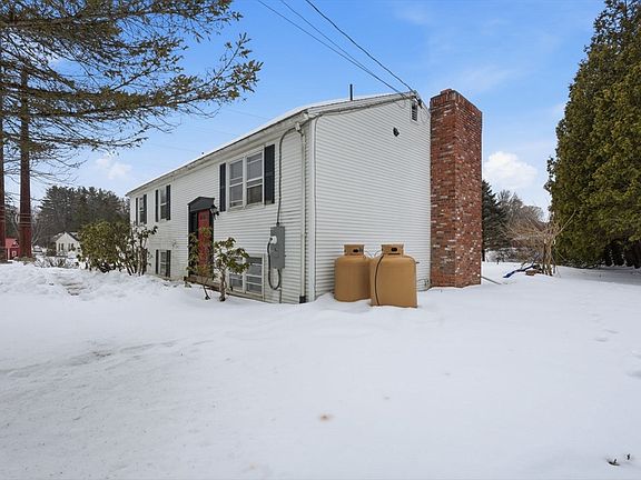 3rd image of 105 Pomeroy Ln