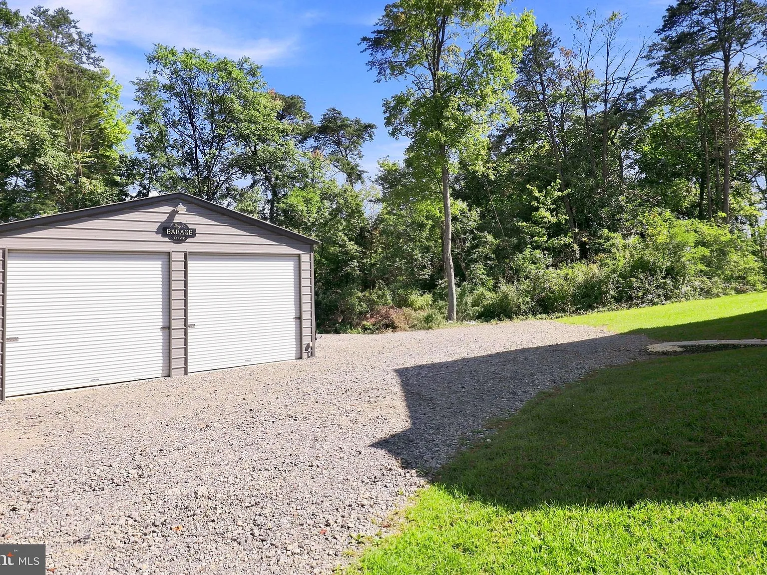 2 bed, 1.0 bath, 1700 sqft, $1,500 — Photo 3