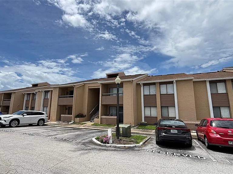 5169 Vineland Rd #B208 — Photo 1
