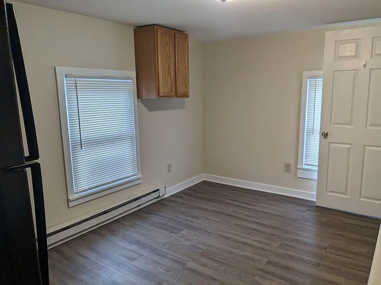 464 Pleasant St #8 — Photo 7