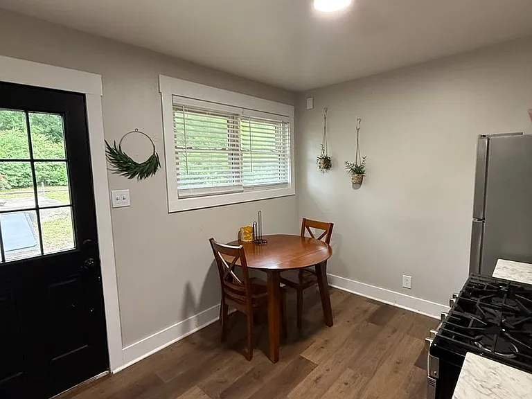 1824 Rosemond Ave — Photo 7