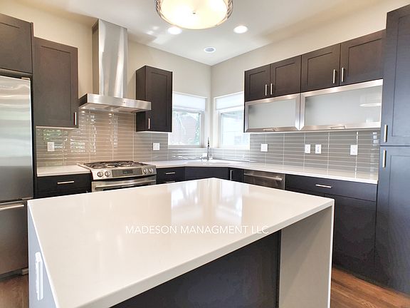 3rd image of 7445A 4th Ave NE