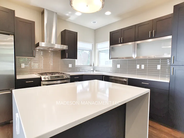7445A 4th Ave NE — Photo 3