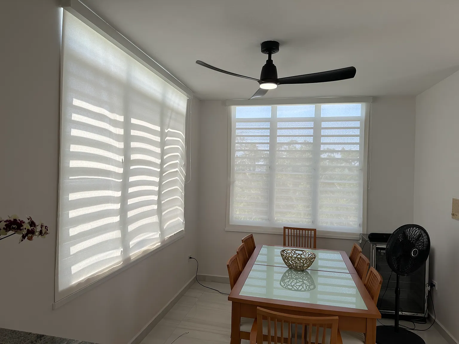 4 bed, 2.5 bath, 2500 sqft, $4,250 — Photo 2