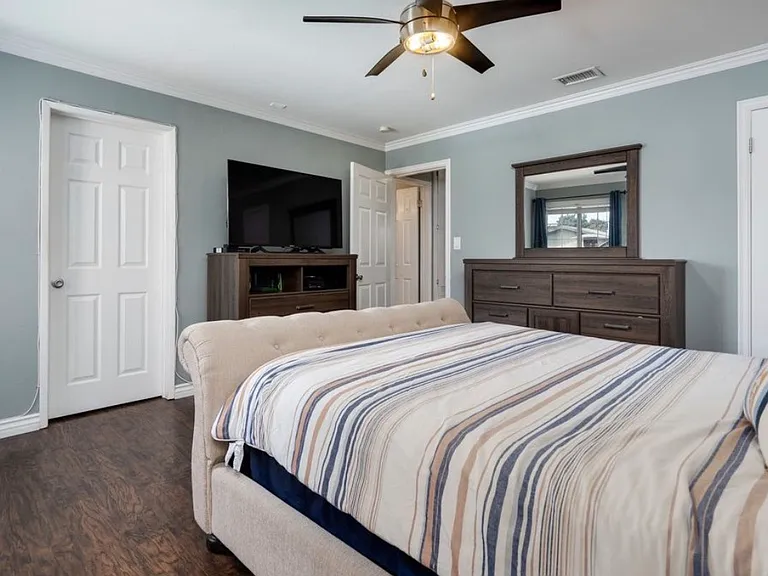 2416 S San Antonio Ave — Photo 23
