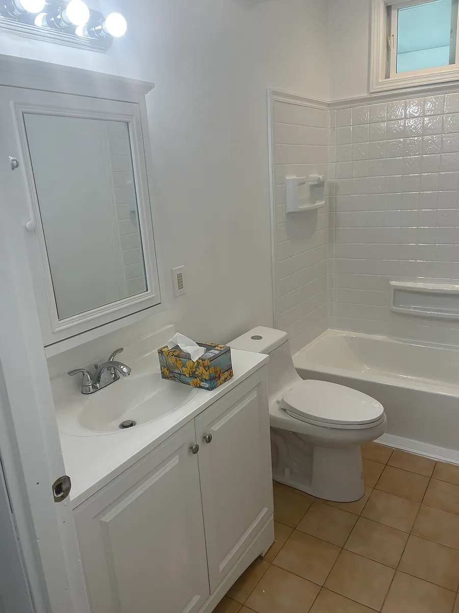 Building Photo - 43 Knoll St #1
