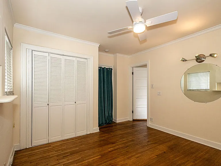 812 N June St — Photo 57