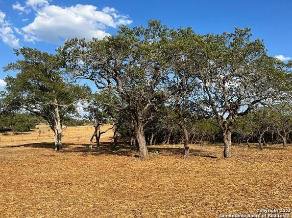 235 W Cambridge Rd, Wimberley, TX 78676