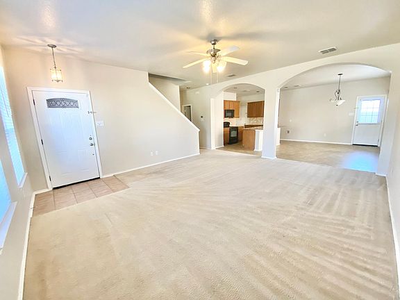 3rd image of 917 Jamie Dr