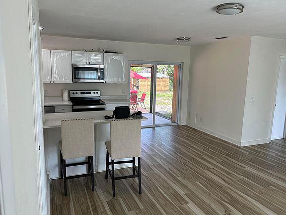 4th image of 125 SE Lucero Drive