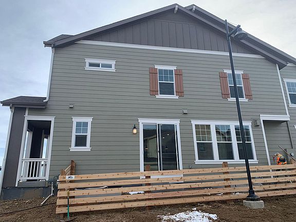 End unit - Side Yard