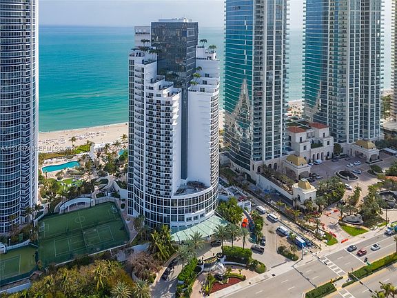 4th image of 18001 Collins Ave #1205