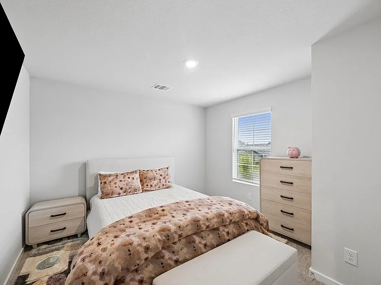772 Westpointe Dr — Photo 5