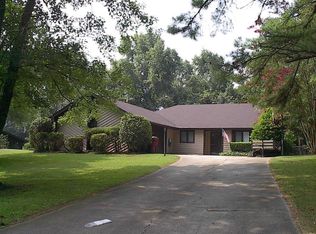 4392 Hardwood Cir, Lilburn, GA 30047