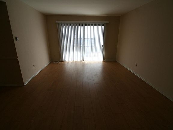 3rd image of 1460 Rexford Dr APT 5