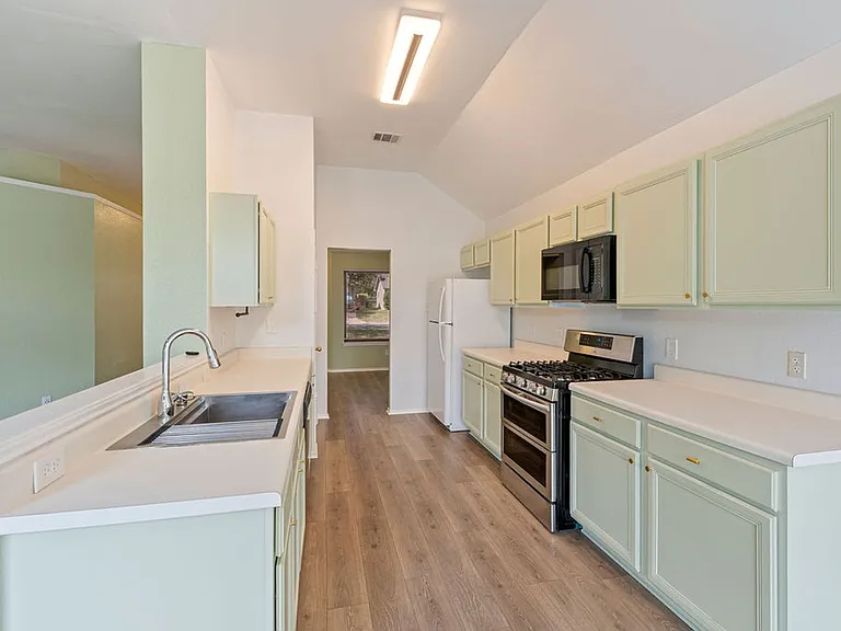 2215 Patsy Pkwy — Photo 8