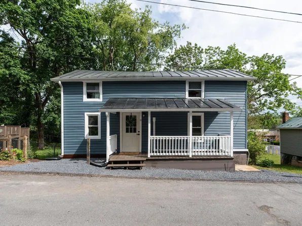 33 Bagby St, Staunton, VA 24401