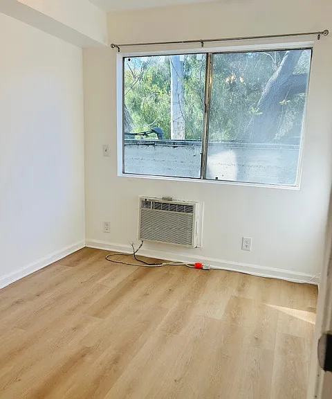 736 Bernard St #102 — Photo 9
