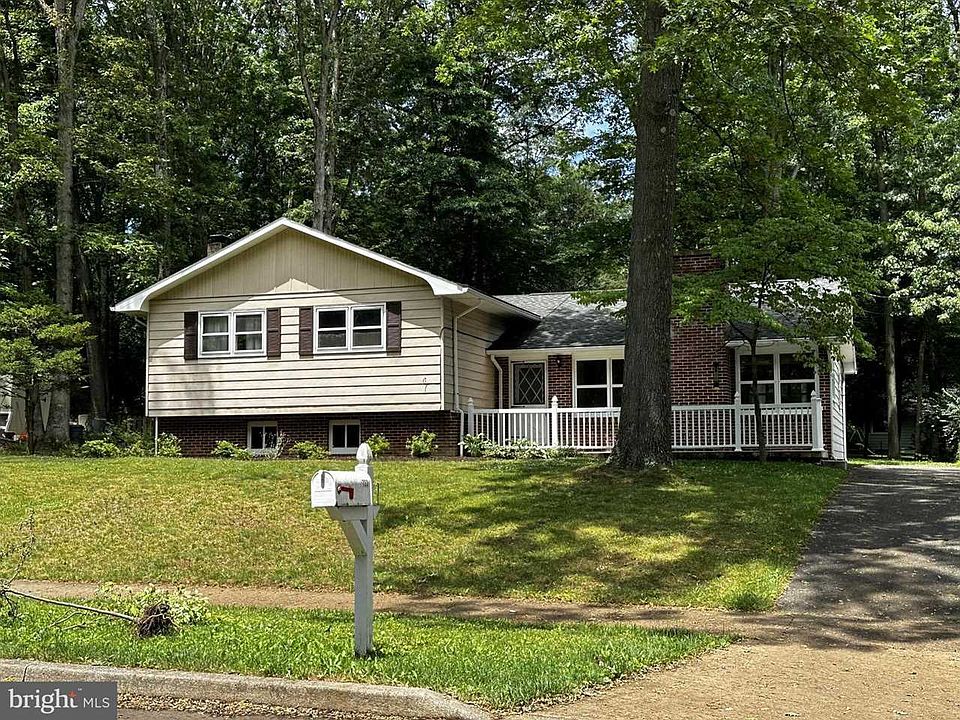 1st image of 733 Devonshire Dr