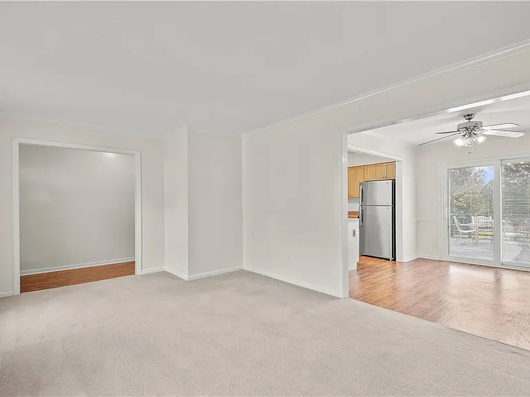 5401 W 102nd St — Photo 4