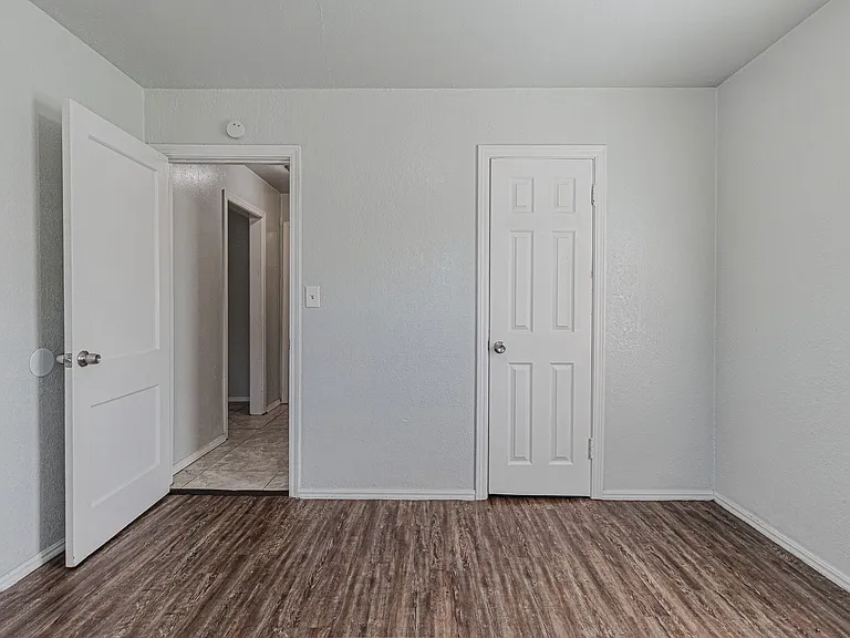 2705 NE 18th St — Photo 32