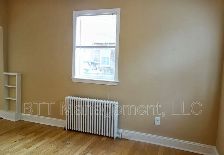 8105 Greenwood Ave #E — Photo 3
