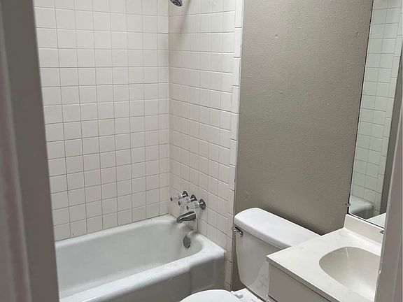 4th image of 8320 Comet St #8314