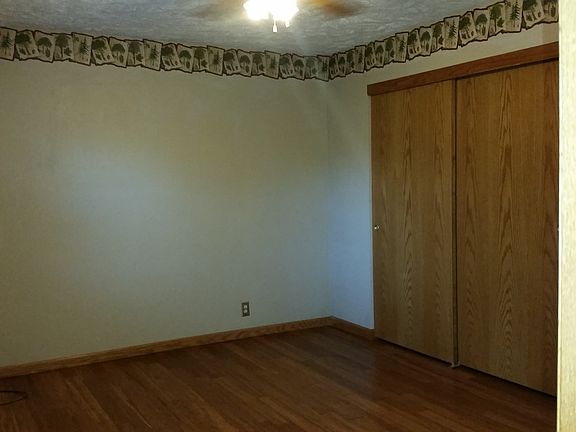 4th image of 13106 Olive St