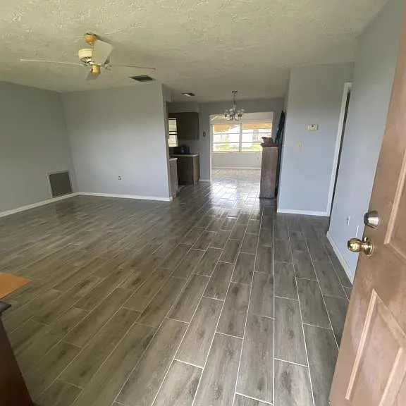 48 S Lucille St — Photo 3