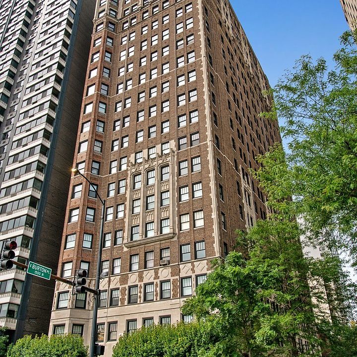1st image of 1448 N Lake Shore Dr APT 10b