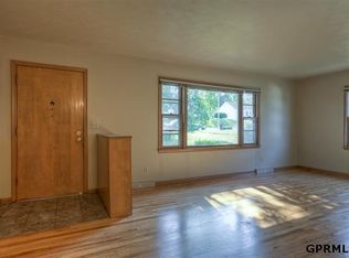 1922 S 62nd St, Omaha, NE 68106