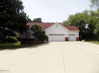 14349 Essenburg Dr, Holland, MI 49424