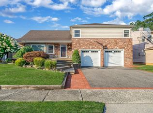 3357 Poplar St, Oceanside, NY 11572