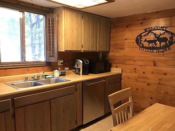 4th image of 1362 Manzanita Way