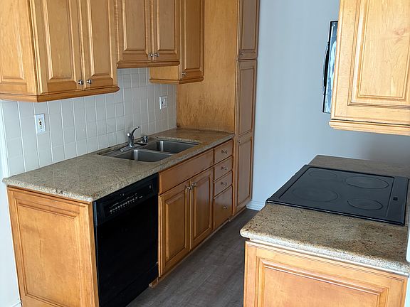5th image of 2638 28th St APT 8