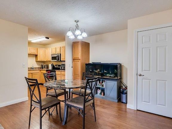 4th image of 1599 Eden Park Dr APT 1