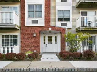 9440 Magnolia Ct #3A, Ozone Park, NY 11417