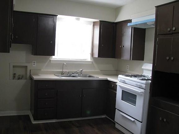 4th image of 2324 Anita Dr
