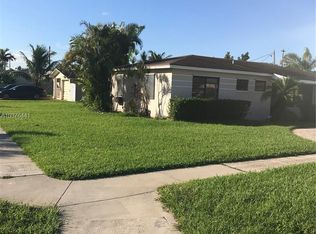 498 NE 171st St, North Miami Beach, FL 33162