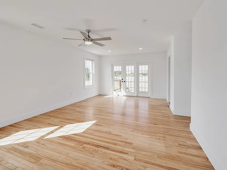 107 Daisy Ln — Photo 4